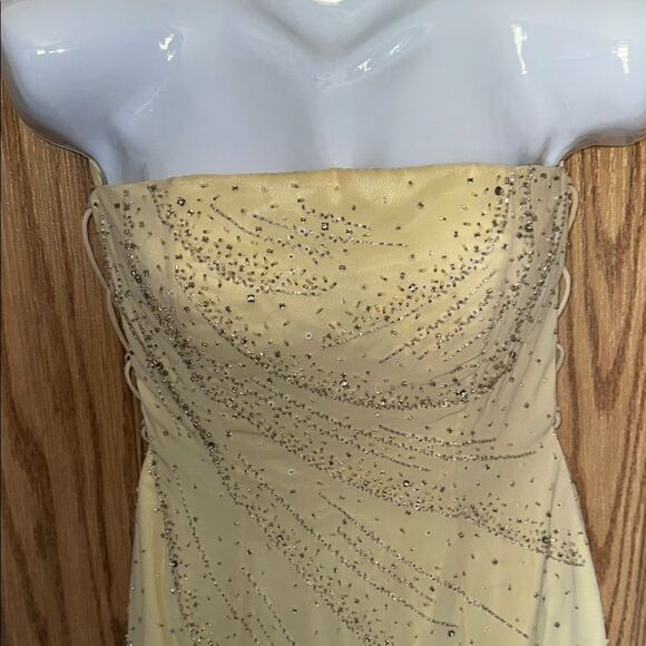P’Zazz Prom beaded Elegant Yellow Prom Gown Size 6 - Picture 3 of 14